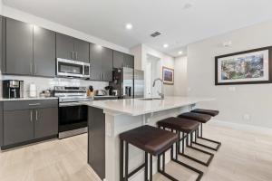 Poolside Retreat at ReResort Steps from the Water & Minutes to Disney