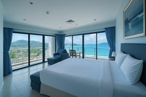 Tallest Tower Patong Beachfront 3BR Penthouse