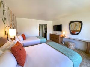 Ala Moana Hotel 13th FL Partial Ocean View