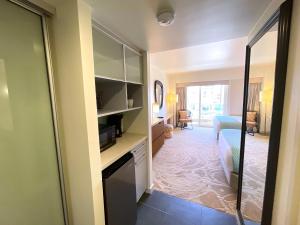 Ala Moana Hotel 13th FL Partial Ocean View