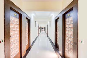 Super Collection O Infocity Metro Station Gandhinagar Formerly Hotel Grand Krishna