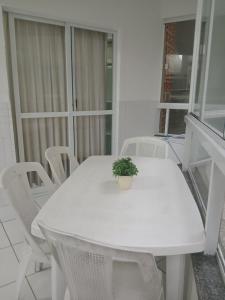 Solar das Bromélias, Apartamento amplo para até 6 pessoas - 50m da praia em Bombinhas!