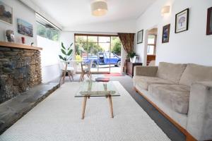 - Kiwi Batch - Easy Walk To Town - Hot Tub -