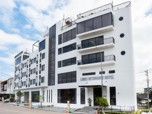 Louis Residence Hotel