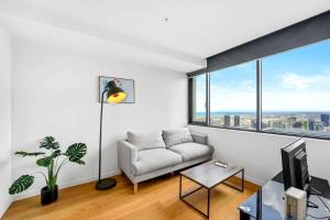 Modern Melbourne 52nd Floor CBD Stay on Rose Ln