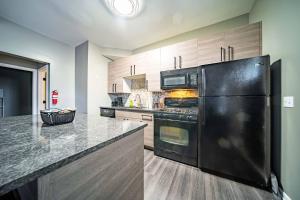 Little Italy Gem Close to CWRU, Cleveland Clinic & Top Restaurants w King Bed