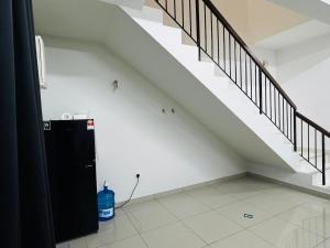 QQ UniStay