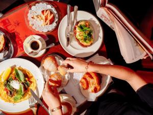 Mantra 2 Bond Street