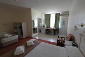 Lazy River Motor Inn