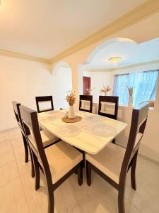 Spacious 3BR Apartment with AC