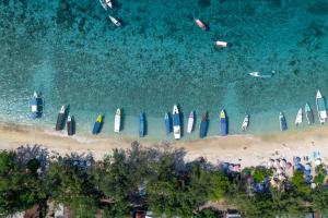 Beach Resort - Gili Trawangan - Bungalow next to Beach