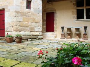 Studio médiéval au cœur du village, proche commerces - FR-1-489-605