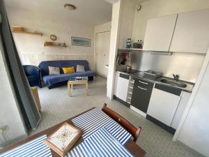 Studio Front de Mer avec Balcon et Parking Privé - FR-1-837-58