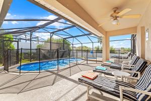 EXQUISITE VILLA - 2 Master Suites, Pool South and Spa, Gas BBQ, Game Room, WIFI