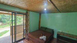 Tonys Country Glamping with chalet with private wash room accommodation