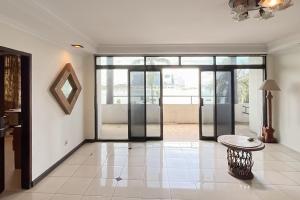 Urbanview Hotel near Pantai Losari Makassar