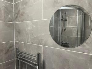 8 person 4 bedroom 4en-suite Free Parking