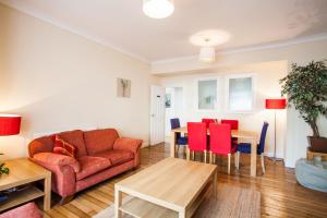 1 Fitzhamon Embankment APARTMENTS opposite Principality Stadium - LONG STAY OFFER