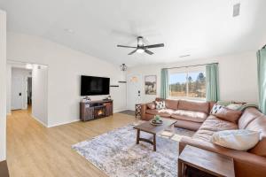 Mountain Cabin with Hot Tub