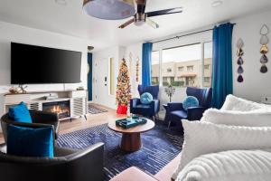 3 King beds, Pvt Hot Tub, 15 min Barrett Jackson!