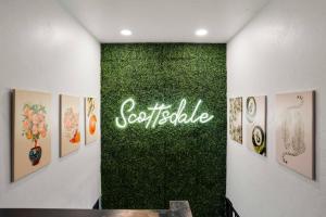 3 King beds, Pvt Hot Tub, 15 min Barrett Jackson!