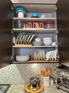 2Level Duplex with Jaccuzi-Gem in Chicago 4BD&3BA