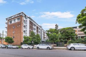 Redfern Heart | Modern 2 Bed 2 Bath | Near Station