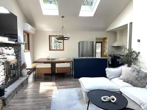 Romantic Mountainside Cozy Cabin Poconos