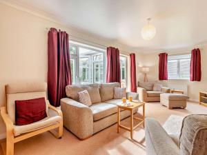 4 Bed in Studland 75639