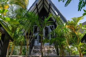 Beach Resort - Gili Trawangan - Bungalow next to Beach