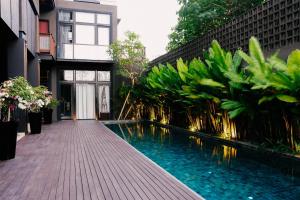 Moonstone - Luxury 5BR Villa Near Batu Belig Beach