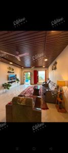 Lifeline Villas - Wonderment Luxurious Valley Touch 5Bhk Villa With Infinity Pool Close to Strawberry farms