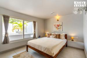 StayVista at A Frame of Mind- Denkanikottai with Pool & BBQ