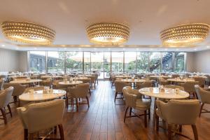 Wyndham Grand Istanbul Kalamış Marina Hotel