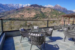 Carom Hotel Manali