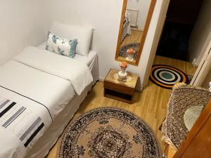 Room with private bathroom in Chelsea