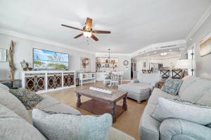 Lighthouse on the Bay - 2605 Bay Front-Lazy River-Boaters-Pet Friendly-Monthly