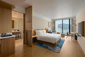 Hyatt Place Ha Long Bay, Bai Chay