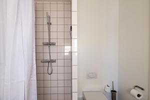 Light-Filled 5BR Home Near Tivoli & Strøget for 12