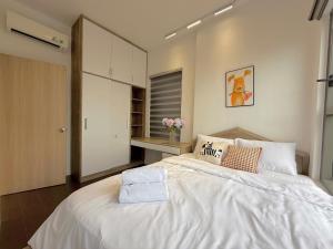 The Sun Avenue Riverside Apartments in District 2