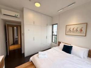 The Sun Avenue Riverside Apartments in District 2