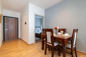 modern retreat residencies with swimming pool ,fully equipped gym children play ground area ,ample parking and amazing breathtaking city view