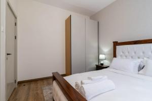 modern retreat residencies with swimming pool ,fully equipped gym children play ground area ,ample parking and amazing breathtaking city view