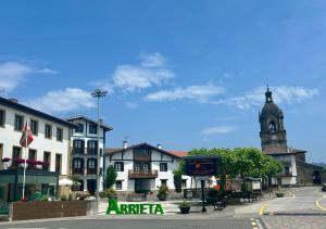 Casa Libao-VILLA ENTRE BILBAO Y URDAIBAI CON PISCINA PRIVADA