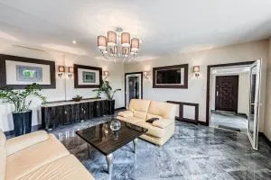 Villa Sulejówek - Zakręt