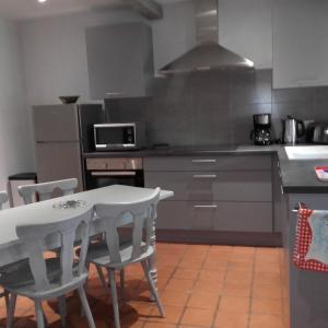Maisons de vacances Gite chez Marie-Sarah petite maison calme parking : photos des chambres