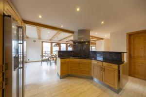 Chalet Chevalier, gym, hot tub, sauna