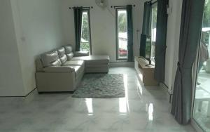 khlongnin Householder