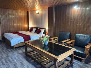 P Square Resto Cafe n Stay