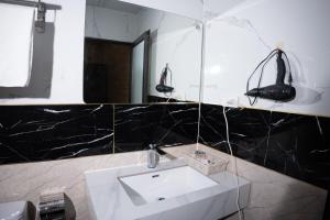 Tamcoc Athletic Bungalow & Restaurant